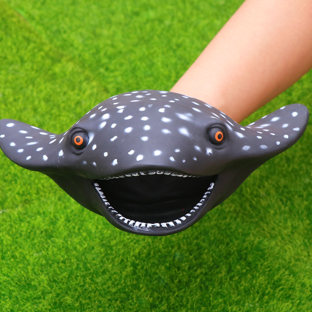 クジラの手人形。子供向けの、リアルな海洋生物を模したプラスチ - Kids Education Tools のレビューと価格